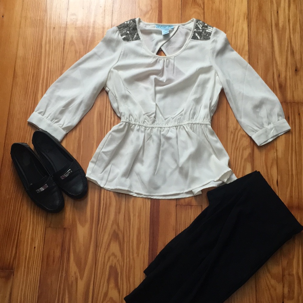 BNWT Francesca’s medium beaded top